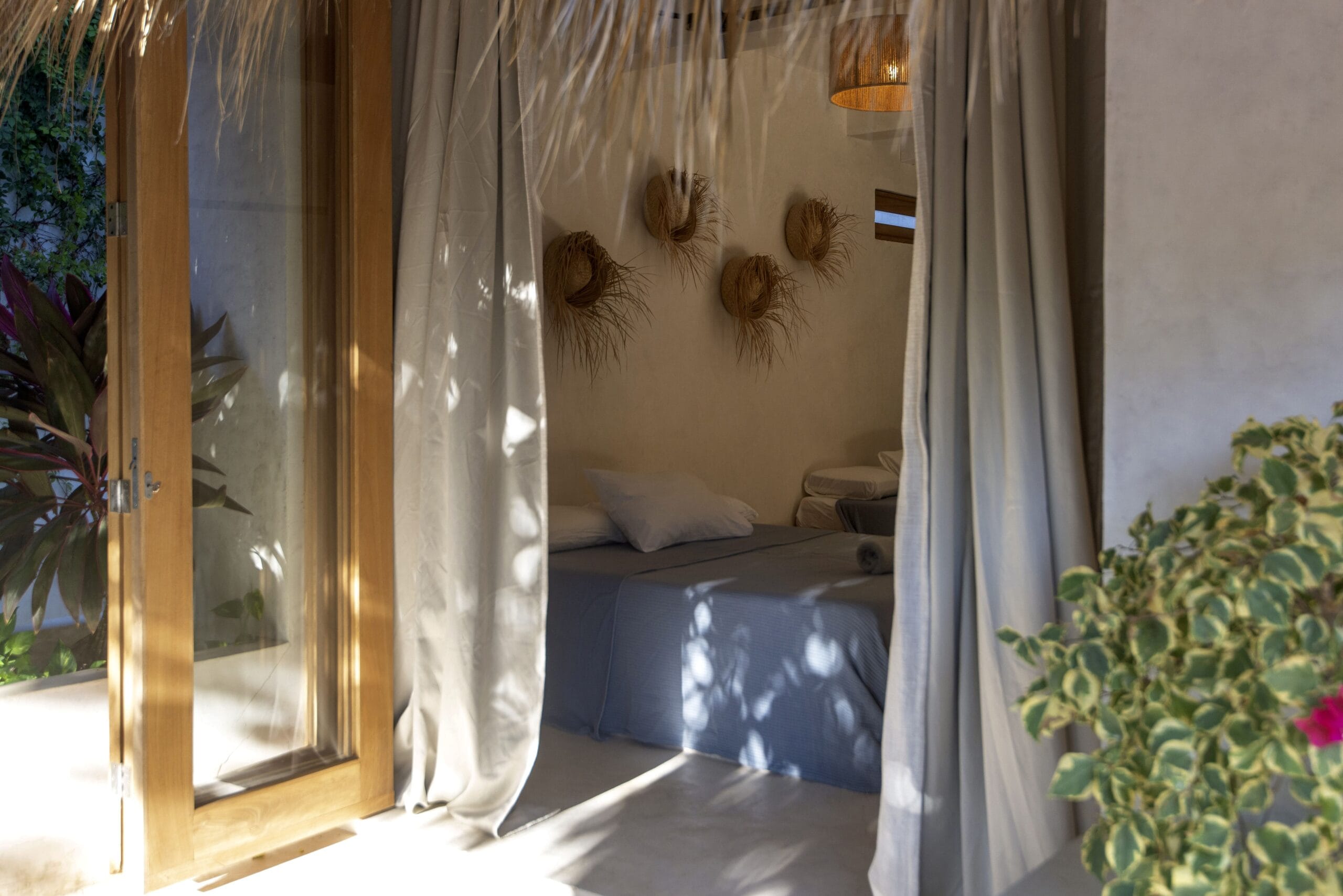 Casa madrina - habitacion vista jardin